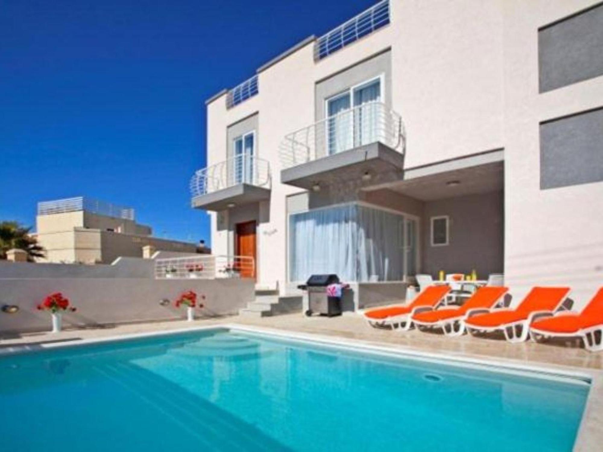 Sunnyside Villa *